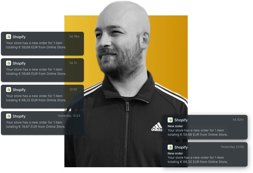 Raphael Mancini com alunos e loja online